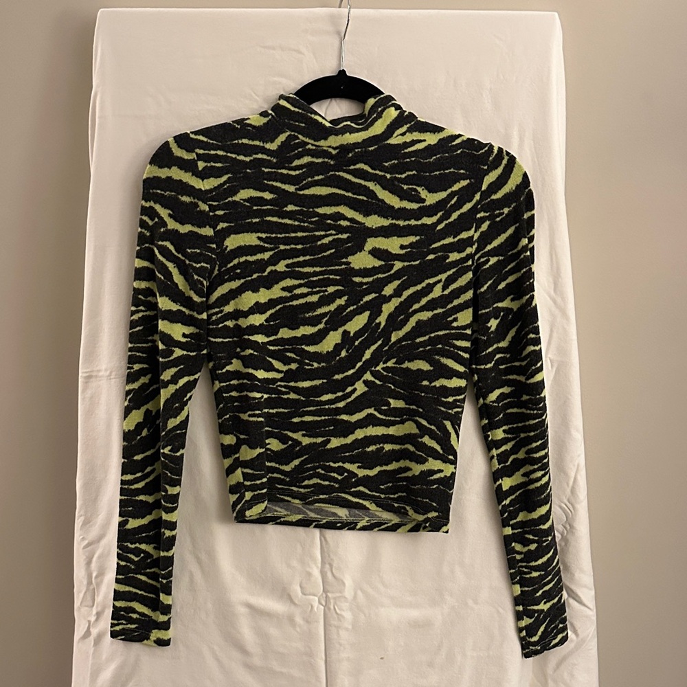 H&M Black and Green Zebra Print Long Sleeve Top